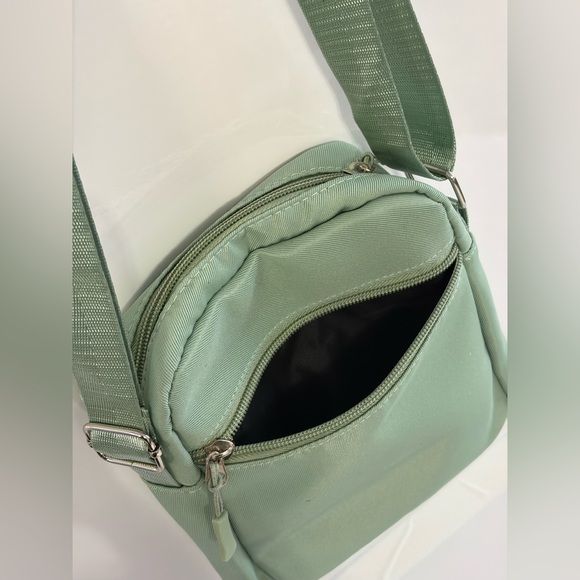 Snoopy Green Crossbody Bag - Picture 4 of 10